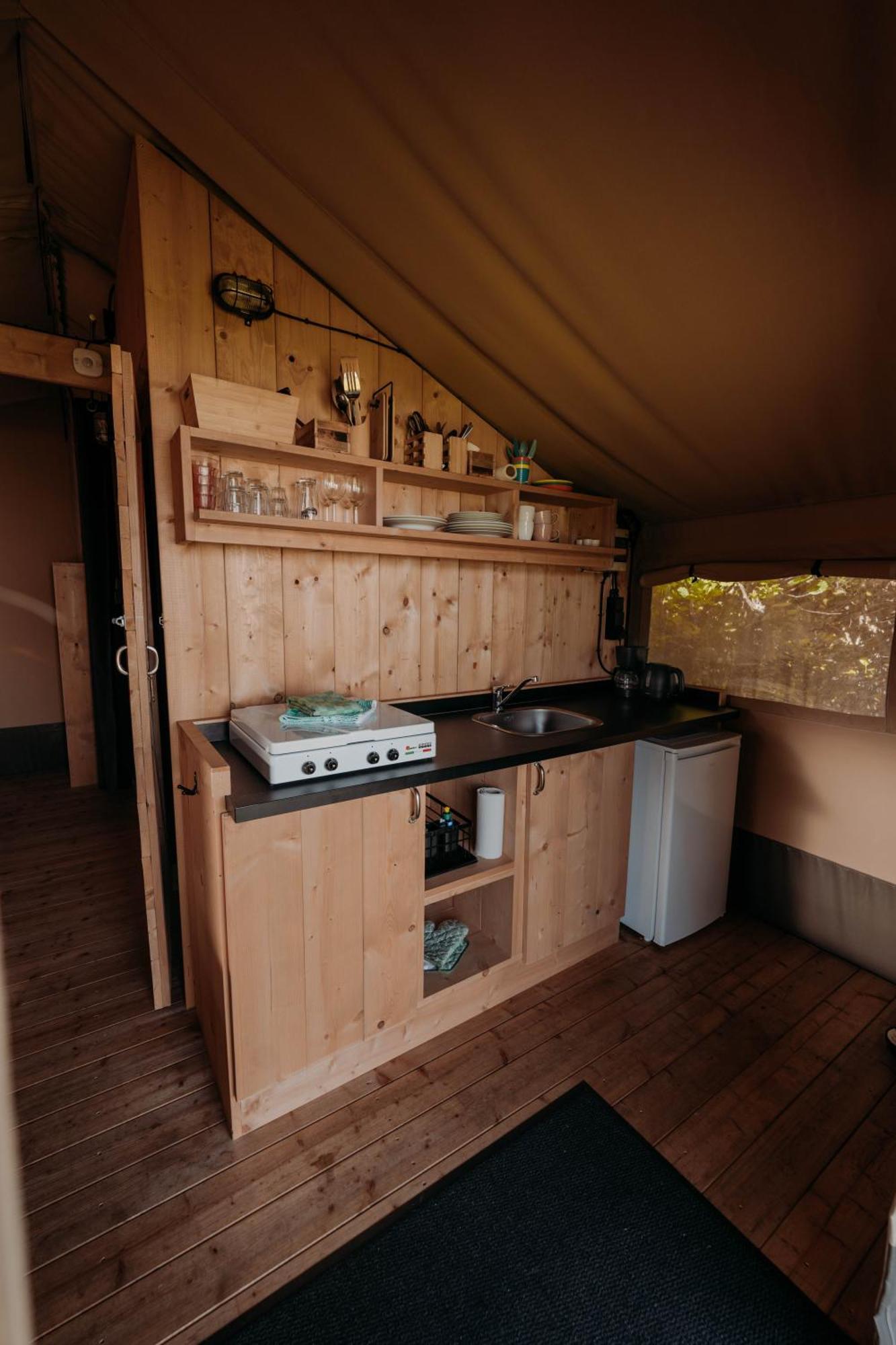 Camping De Tulpenweide Breezand Bilik gambar