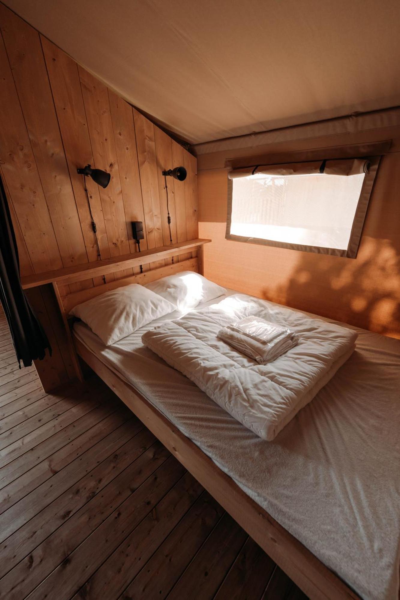 Camping De Tulpenweide Breezand Bilik gambar
